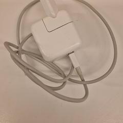 Adapter, as reported by HvA Amstelcampus using iLost
