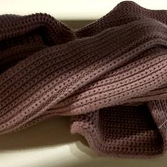 Kleidung - sjaal - roos, gemeldet von Regio Antwerpen - Brussel über iLost