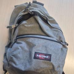 Ryggsäck Grijs Eastpak, rapporterat av Connexxion Zeeland med iLost