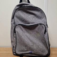 Ruksak, ako bolo nahlásené Transdev Gooi en Vechtstreek pomocou iLost