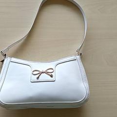 Bolsa - Handtas wit, ha sido reportado por Regio Oost-Vlaanderen con iLost