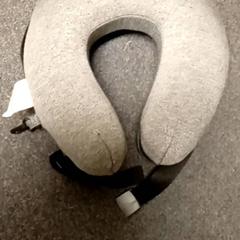 Poduszka, zgłoszono przez Mövenpick Hotel Amsterdam City Centre przy użyciu iLost