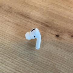 One headphone, as reported by MEININGER Hotel Köln West using iLost