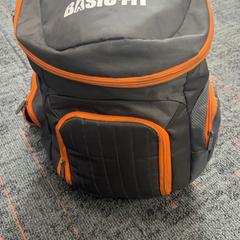 Hátizsák, amint azt Connexxion Amstelland-Meerlanden Schiphol Noord az iLost segítségével jelentette.