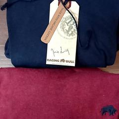 Tshirt tshirts 2 red and blue, as reported by Leonardo Royal Hotel Amsterdam using iLost