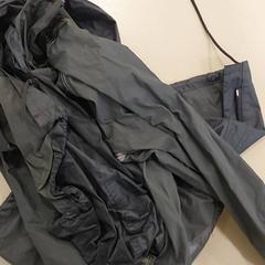 Clothing - Regenjas blauw, as reported by Centraal magazijn using iLost