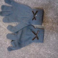 Kesztyű, amint azt SnowWorld Landgraaf az iLost segítségével jelentette.