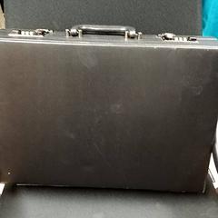 Briefcase Zwarte koffer, as reported by Qbuzz GD Groningen Peizerweg using iLost