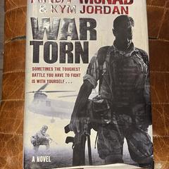 Liburua, gisa salatu by Amsterdam ID Aparthotel iLost erabiliz