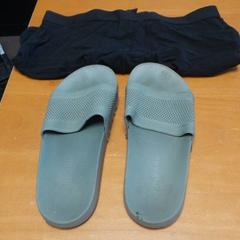Boxerské krátke nohavice slippers+onderbroek, ako bolo nahlásené Carlton Beach Hotel pomocou iLost