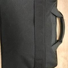 Laptop met tas met tas がiLostで Pouw Vervoer によって報告されました