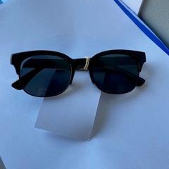 Gafas de sol, ha sido reportado por Regio West-Vlaanderen con iLost