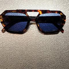 Sluneční brýle, jak nahlášeno IKEA Mons pomocí iLost