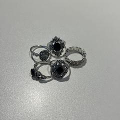 Bague rings, a été signalé par Inntel Hotels Amsterdam Landmark utilisant iLost