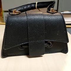 Bossa - Handtas zwart, segons ha informat Regio Oost-Vlaanderen mitjançant iLost