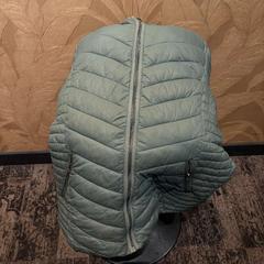 السترة، كما تم الإبلاغ عنه بواسطة Van der Valk Rotterdam Blijdorp عبر iLost