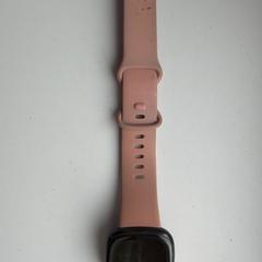 Smartwatch roze bandje, jak bylo nahlášeno na iLost