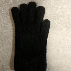Ropa - Handschoen zwart, ha sido reportado por Regio Oost-Vlaanderen con iLost