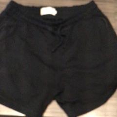 Szorty Zwart, zgłoszono przez Van der Valk Hotel Zwolle przy użyciu iLost