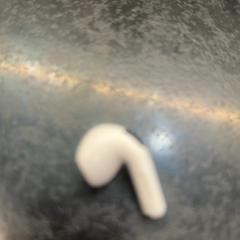 Earplug oordopje, as reported by Rotterdam The Hague Airport using iLost