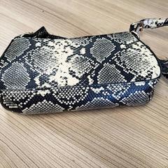 Väska, rapporterat av Connexxion Noord Holland Noord Hoorn med iLost