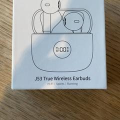 Bluetooth earphones case Blu, as reported by MEININGER Hotel Berlin East Side Gallary using iLost