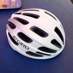 Prilba Witte giro helm, ako bolo nahlásené Schaatsbaan Rotterdam pomocou iLost