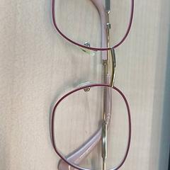 안경 rose, iLost를 사용하여 IKEA Rennes - Pacé에 보고됨
