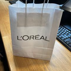 İLost kullanarak Designer Outlet Roosendaal tarafından bildirildiği gibi Loreal