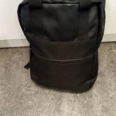 Rugzak/rugtas zwart, ha sido reportado por Qbuzz GD Groningen HS con iLost