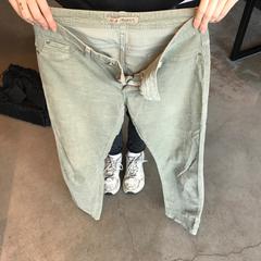 Pants, zoals gemeld door The Tire Station Hotel met iLost