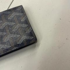 Brieftasche Leung, gemeldet von GVB über iLost