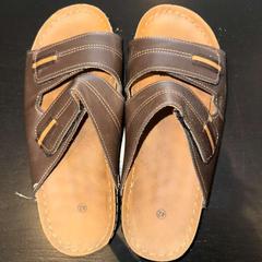 Sandale Bruin, gemeldet von Van der Valk Hotel Amsterdam-Amstel über iLost