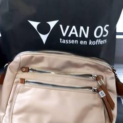 حقائب حمل وحقائب اليد (Met shoppingzak)، كما تم الإبلاغ عنه بواسطة Arriva Limburg Zuid عبر iLost