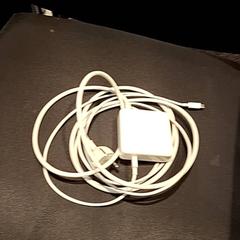 Adapter & Laddare Wit, rapporterat av Van der Valk Hotel Utrecht med iLost