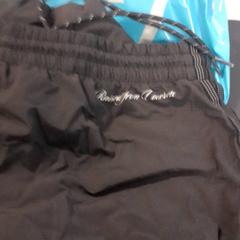 Hose Zwart, gemeldet von Qbuzz servicepunt  Emmen über iLost