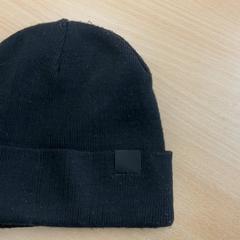 Boné, como reportado por Schönbrunn "Group Center" utilizando o iLost