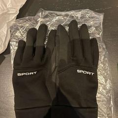 Rukavice handschoenen, ako bolo nahlásené Van der Valk Hotel Amsterdam-Amstel pomocou iLost