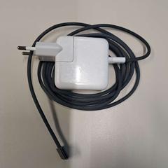Kabel usb-c grijze kabel, wit blok, zgłoszono przez TU/e - Receptie Gemini noord przy użyciu iLost
