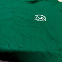 T-shirt, zoals gemeld door Gemeente Puurs-Sint-Amands met iLost