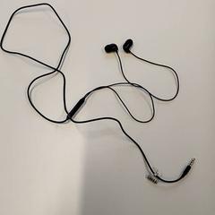 Oortjes, a été signalé par Centraal magazijn utilisant iLost