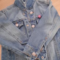 Casaco de criança, como reportado por IKEA Praha – Zličín utilizando o iLost