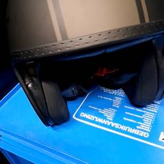 Casque trottinette Zwart/ taupe, a été signalé par TU/e - Receptie Gemini utilisant iLost