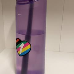 Bottle Air up paars met sticker erop, as reported by IKEA Utrecht using iLost