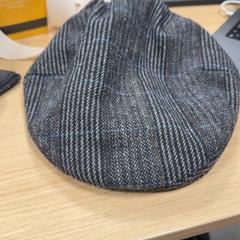 キャップ Grijs met lijn patroon blauw/grijs Peacocks がiLostで Pathé Amsterdam Noord によって報告されました