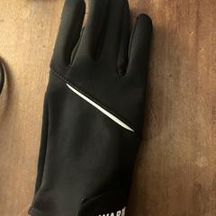 Black woman glove, right hand, brand WARM, as reported to iLost