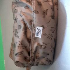 Saco, como reportado por Diergaarde Blijdorp utilizando o iLost