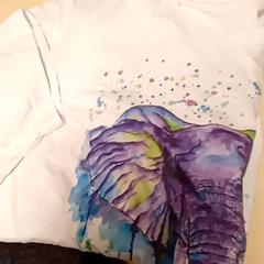 Košile shirt, jak nahlášeno Mövenpick Hotel Amsterdam City Centre pomocí iLost