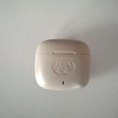 Custodia per cuffie boitier, come riportato da Twisto utilizzando iLost