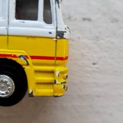 Coche de xoguete Geel wit, segundo informou DierenPark Amersfoort usando iLost